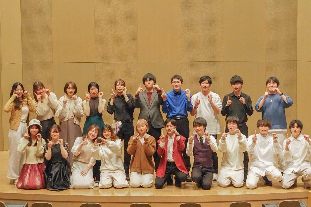 gleeclub_tcue's tweet image. 先日、卒業ライブが開催されました💐

この日限りの企画バンドからご長寿バンドまで多くのバンドがステージを披露致しました🎶

たくさんアカペラの楽しさを教えていただきありがとうございました！4年間お疲れさまでした👏💮またいつでも遊びに来てください！
#アカペラサークル #gleeclub #tcue