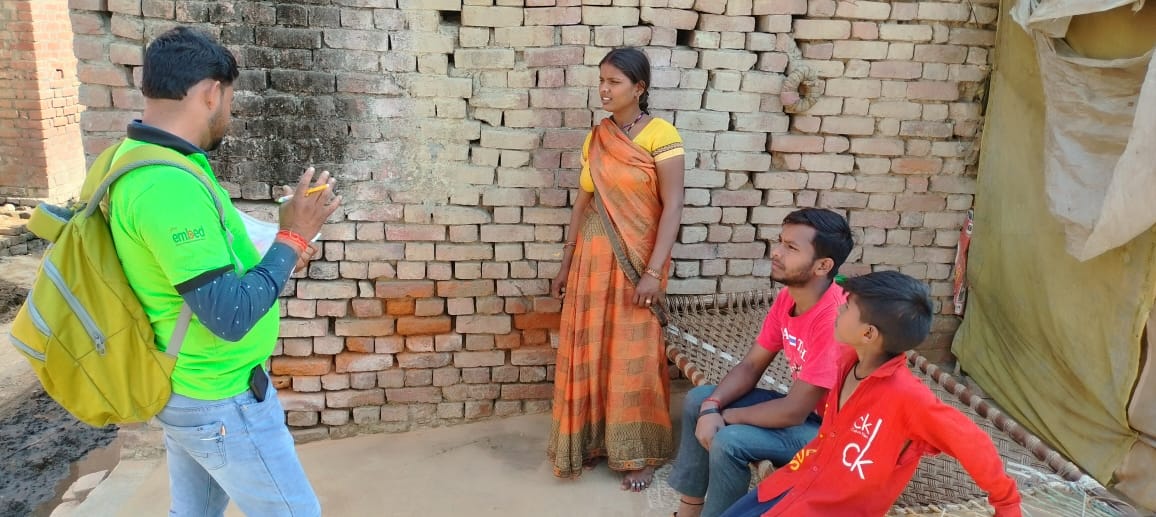 Jitendr53986109's tweet image. एंबेड प्रोजेक्ट के द्वारा ब्लॉक  जगत जनपद बदायूं में समुदाय के लोगों को होम विजिट में  मलेरिया की जानकारी  देते हुए  #Malariafreinddia #Embed2endmalaria #Malaria #dengue 
@Isakshi1610 
@sksomya 
@rajesh_amh