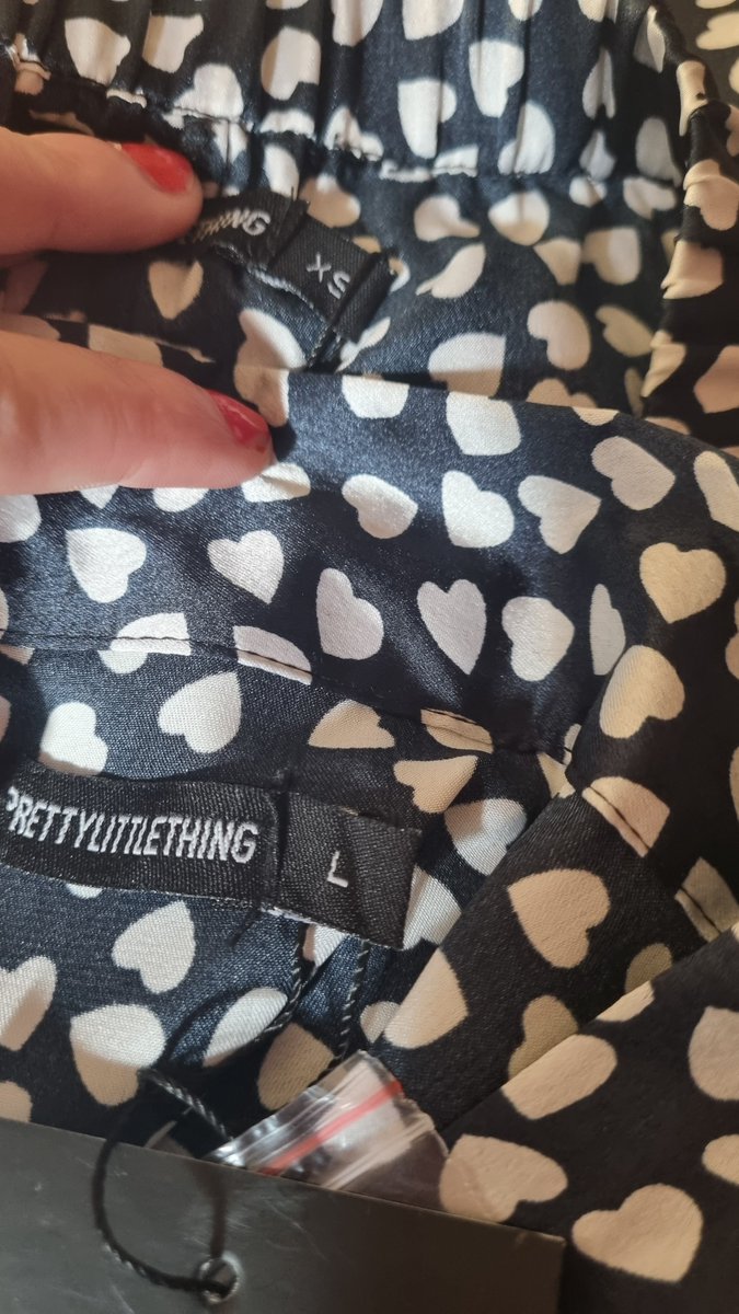AnnaMc85's tweet photo. @OfficialPLT : My children ordered me some pyjamas for Mother's Day. In a large. You've sent a large top with XS trousers. As much as I wish it would, my behind will not fit into these! ☹️ https://t.co/4ULsAd9Vv9