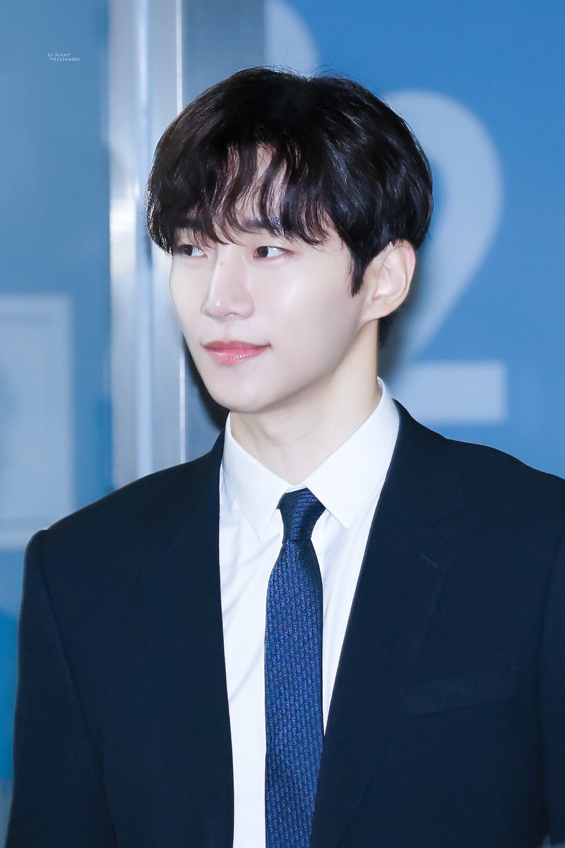 LeScent_le2jh's tweet photo. 2023.02.27 #이준호 #마이밀 포토콜 퇴근✨

구원 본부장 퇴근😎

#이준호 #준호 #LeeJunHo #Junho
#李俊昊 #俊昊 #イジュノ #ジュノ
#킹더레드 #구원 #KingTheLand https://t.co/GkqQNkN5mR