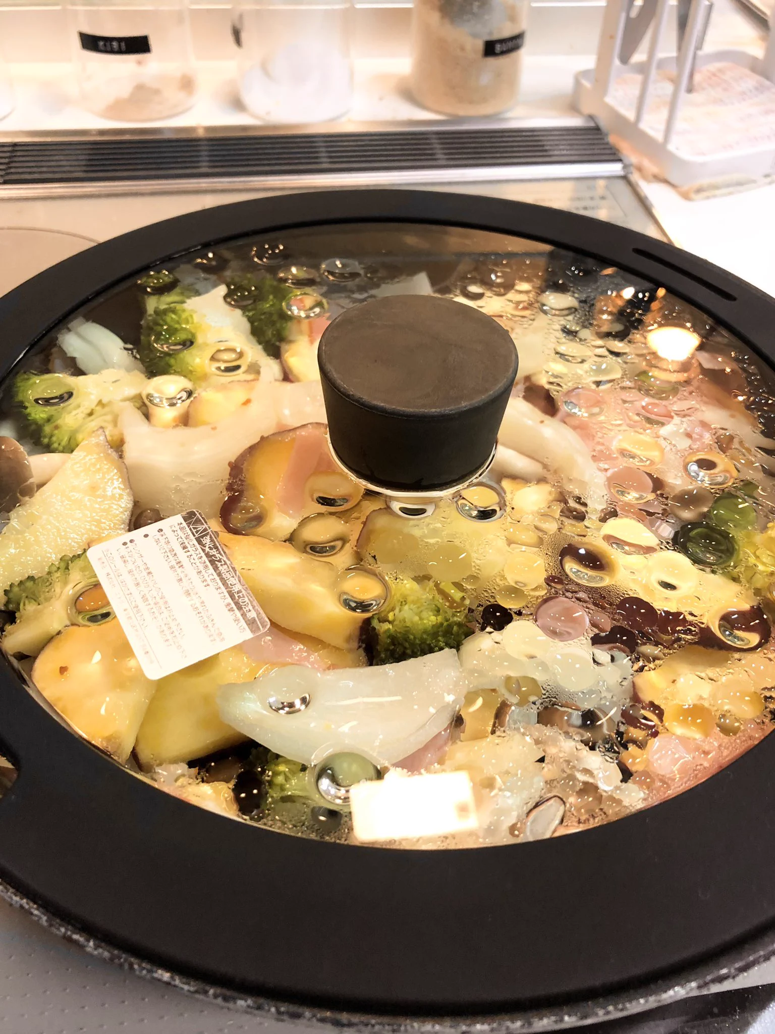 この前これ作ったんだけどほんと美味しかった！
お子はまだベーコン早いと思ったのでハムでやったんだけど、ほったらかしだからほんと助かる😭おこの大好きな玉ねぎも追加したらめちゃ甘くてびっくりしたー！
今度は鶏肉でやってみようかなー。  