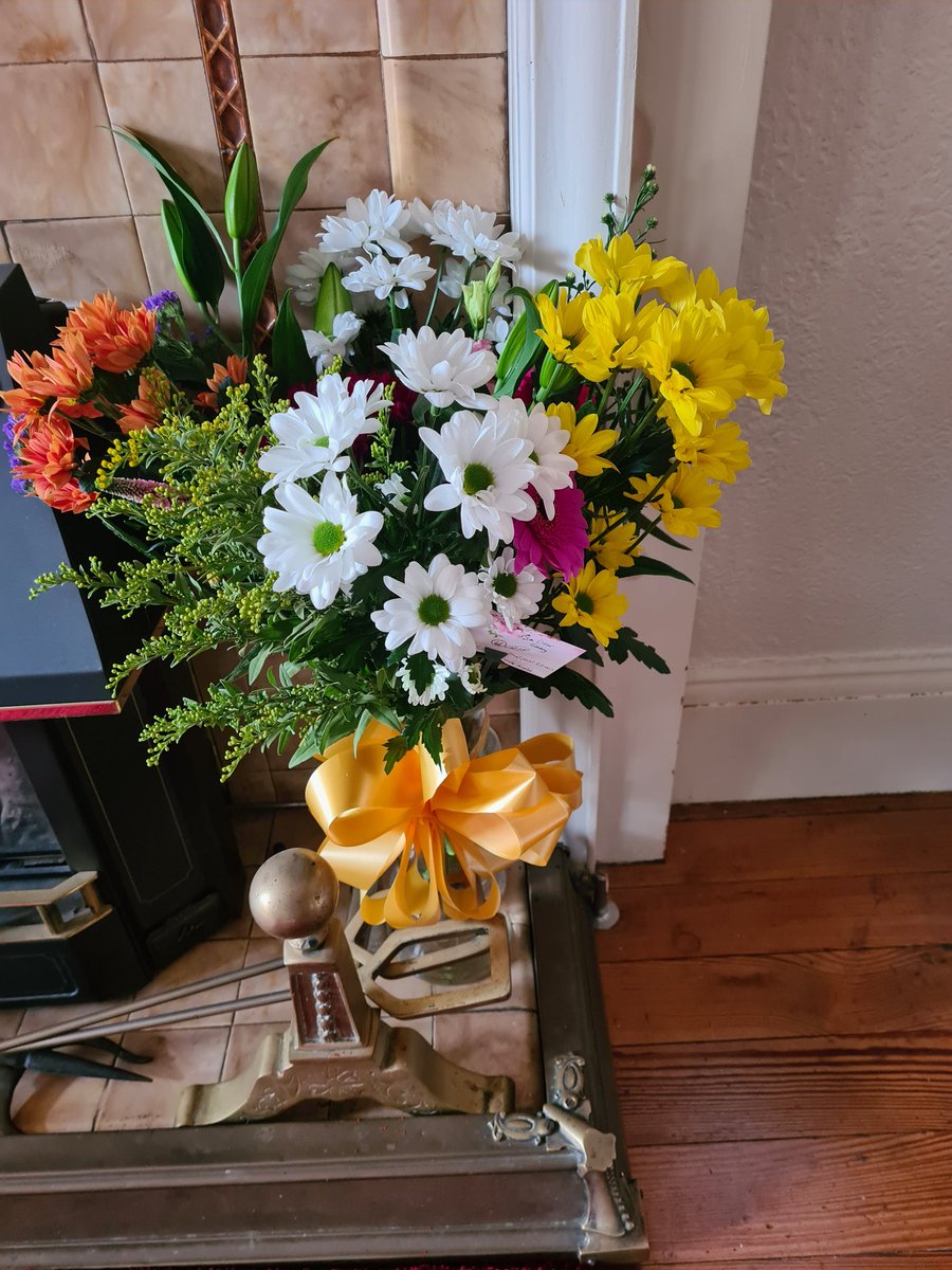 MelroseStewart1's tweet photo. Happy  Mother's Day to all mothers, those who have mothered and not forgetting those whose precious mothers are no longer here for them to hug.
#MothersDay #happymothersday https://t.co/sJrDN4gaud