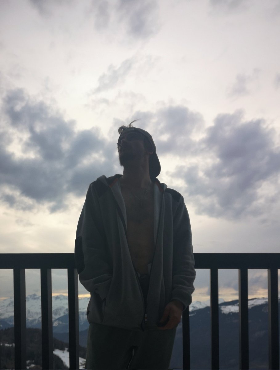 ganggandy's tweet photo. Après une longue hésitation, j'ai décidé d'assumer.
.
🤍
#dimanchedouceur
#dimancheclavicule
#dimanchelibre
#phototherapy https://t.co/YqIOa74exQ