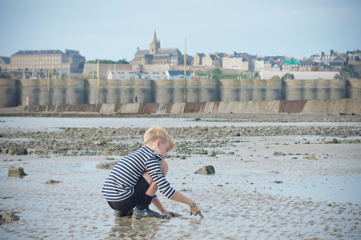 🌊 A l'approche des #grandesmarées, focus sur les bonnes pratiques à respecter. Pour pêcher encore de nombreuses années sur le littoral de la #DestinationGranvilleTerreetMer, il est important de respecter la ressource et son milieu  👉 bit.ly/3JRMPOE
📸Pauline VIDINIC