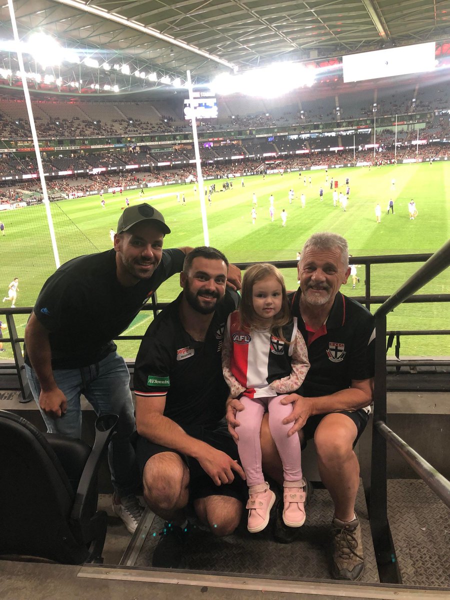 jonoili's tweet photo. Islas first @stkildafc game and she got a win!!!! https://t.co/JJOUAhsoGk