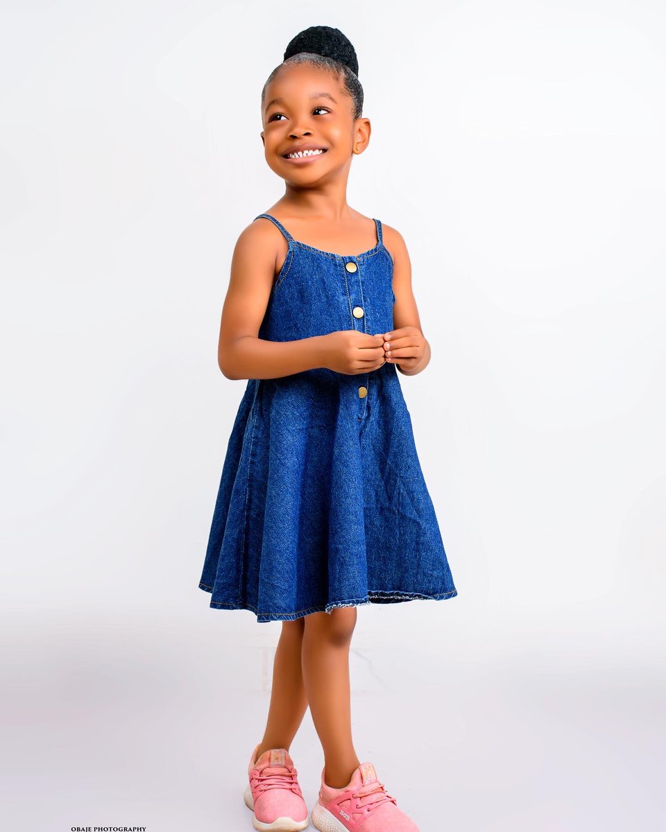 Katejackson003's tweet photo. Happy birthday to my beautiful and wonderful niece; I love you max 💕💙🎉❤️🎁🎈💕💕💙. #birthday
#niec #electionresult #olumide https://t.co/s3AQNszSQE