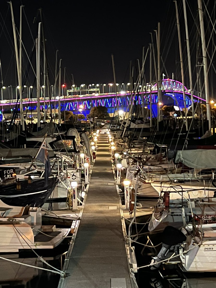 followspen's tweet photo. #Aucklandharbourbridge #upinlights #sundayeveningbelike #waterfront #colours #NewZealand #justmyiphone #nofilters 👌😎🇳🇿❤️ https://t.co/VTrIuINeUj