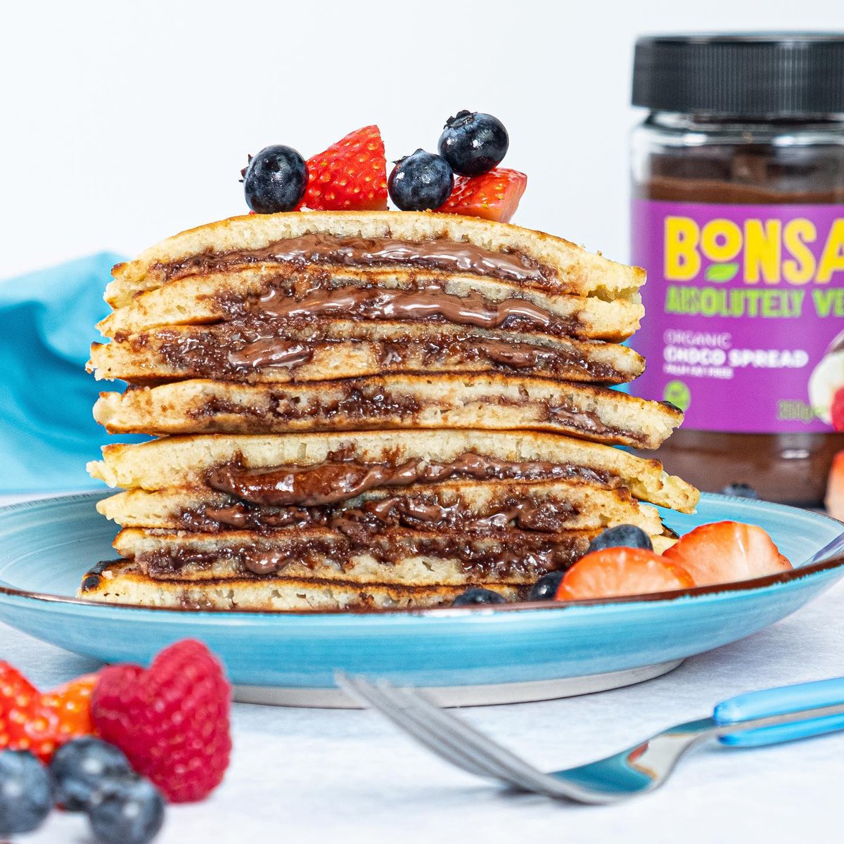 What better way to treat your mum this #MothersDay than with breakfast in bed?🥞🍫 

This yummy plant-based treat is filled with our Bonsan Choco Spread, ensuring a perfectly sweet start to Mother's Day! 

Find the recipe here bit.ly/3Ixj1nH