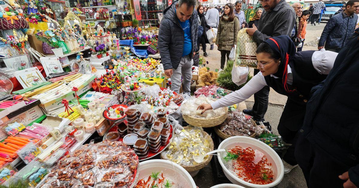 L'Iran, "un enfer au quotidien" : entre inflation record et restrictions des libertés lexpress.fr/monde/proche-m…