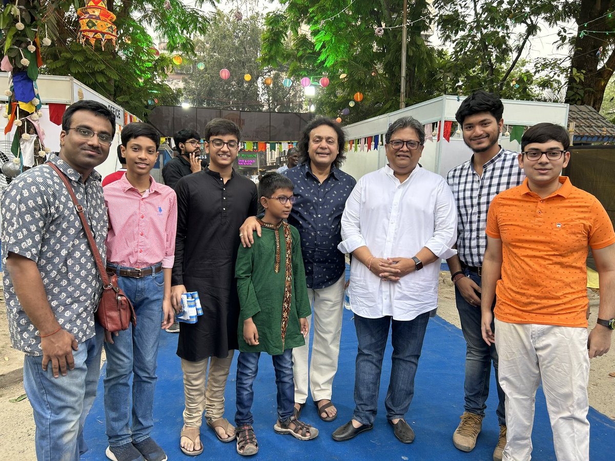 bhagyavati's tweet photo. More from Kolkata Carnival 2022 https://t.co/HBMNZ4icxI