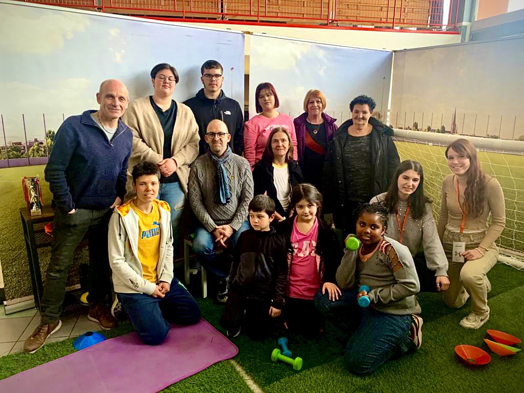 👟 Une équipe de <a href="/GADDICTIONfr/">G-ADDICTION Jeunesse citoyenne</a> était à Saint-Dizier dans la #HauteMarne pour y déployer l’escape game sur l’#EgalitéFH. 
👟 Tous engagés contre les #inégalités et le #sexisme partout en France !