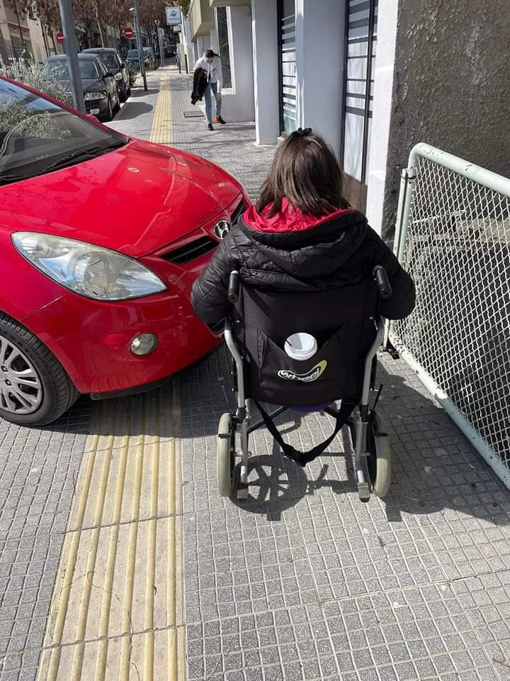 despoinaaxille1's tweet photo. Όλοι βρίζουν το κράτος,την πολιτεία,τους κυβερνώντες,τα αρμόδια όργανα...
     Κανένας όμως δεν σκέφτεται ότι για αλλάξει κάτι σε αυτόν τον τόπο πρέπει πρώτα να αλλάξουμε εμείς.Ατομικα.
     Πώς να υπάρχει ενσυναίσθηση, αλληλεγγύη όταν δεν υπάρχει παιδεία;; https://t.co/5hg77ZdguR