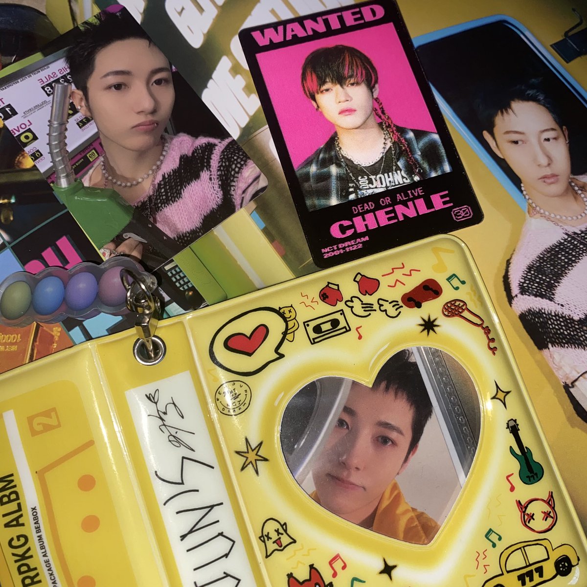 archivesmanila's tweet photo. wts lfb ph glitch mode md pc renjun photo book photobook pb pc ! collbook coll book chenle

#NCTDREAM #RENJUN 

💟 600 + lsf + pf 

for whole set !

on hand &amp; ready to ship ! 

- PAYO ! 🔖

can add collect book for 395 only ! :) https://t.co/3gKm3udnIH