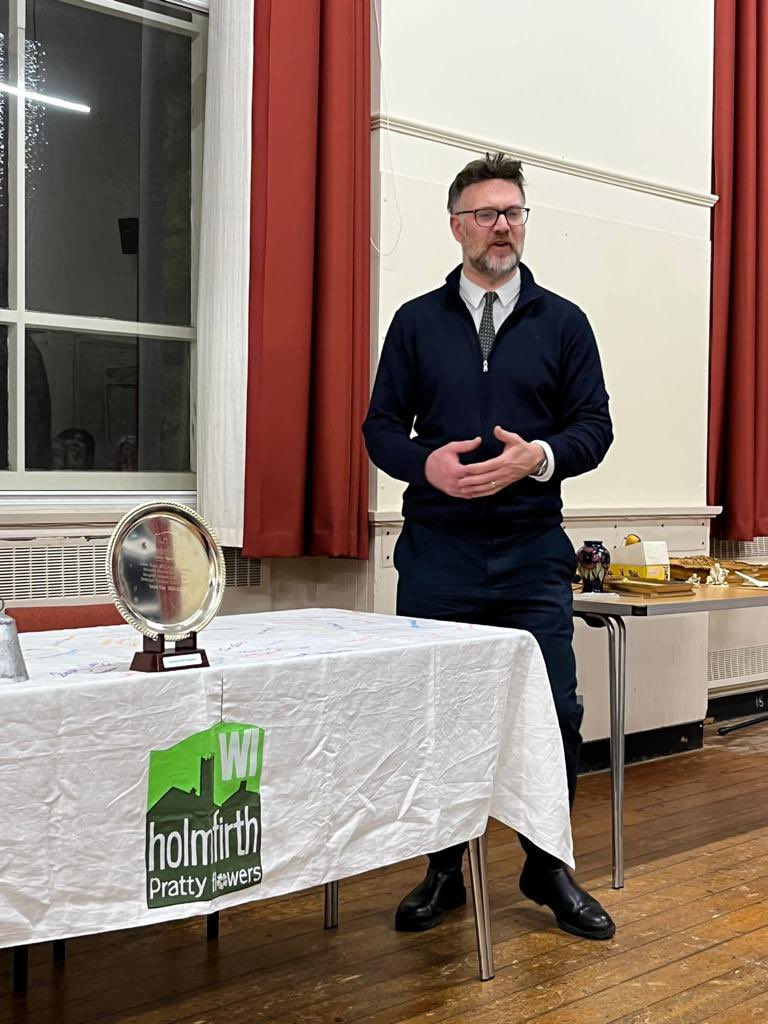 Holmfirth WI Pratty Flowers💙 tweet media
