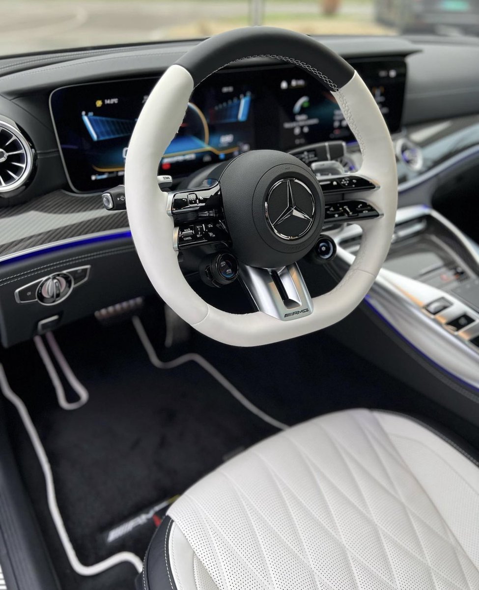 carpxrnpicx's tweet photo. AMG GT63s https://t.co/xkUskUmUlD