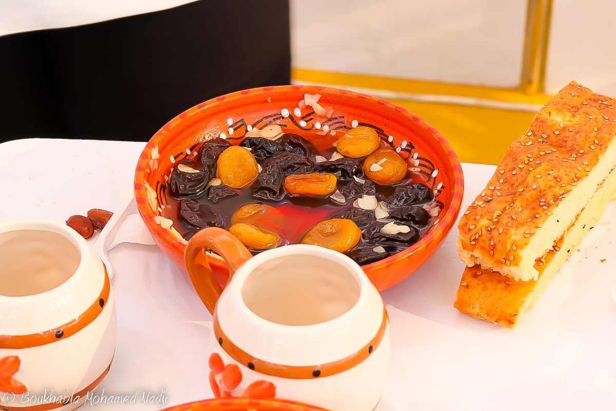 AlgeriaStock's tweet photo. BEST Algerian Desserts
https://t.co/qoKIyFF7TG
#Baghrir #Makroudh #tamina #Mkhabez #baklava #griouech #Basboussa #Bradj #Dziriat #Mhalbi  #arabic #VICE #CNN #Travel #shutterstock #Constantine #videos #site #Stock #Footage #Algeria https://t.co/2no5XMuqvo