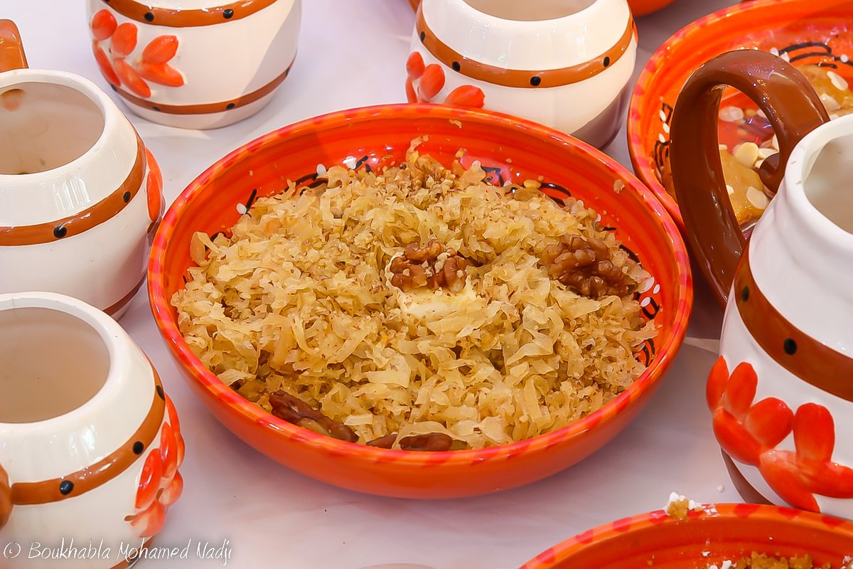 AlgeriaStock's tweet photo. BEST Algerian Desserts
https://t.co/qoKIyFF7TG
#Baghrir #Makroudh #tamina #Mkhabez #baklava #griouech #Basboussa #Bradj #Dziriat #Mhalbi  #arabic #VICE #CNN #Travel #shutterstock #Constantine #videos #site #Stock #Footage #Algeria https://t.co/2no5XMuqvo