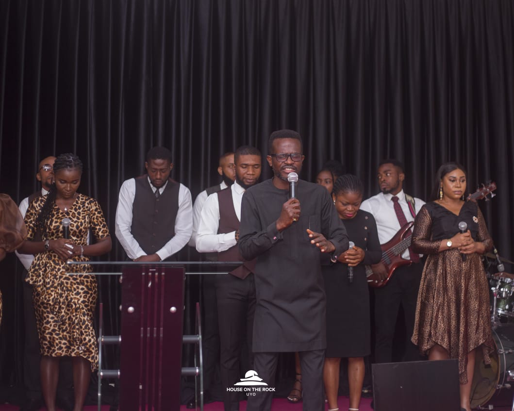 hotruyo's tweet photo. Pastor Akpofure Riamela |Transition|

You are the Most High God, You are the Highest and Supreme Authority
You are our Counsellor, You are the Wonderful God, You are the Mighty God, You are the lifter of our heads.
We have come this morning to say Hallowed https://t.co/1xPmWc4Gqm