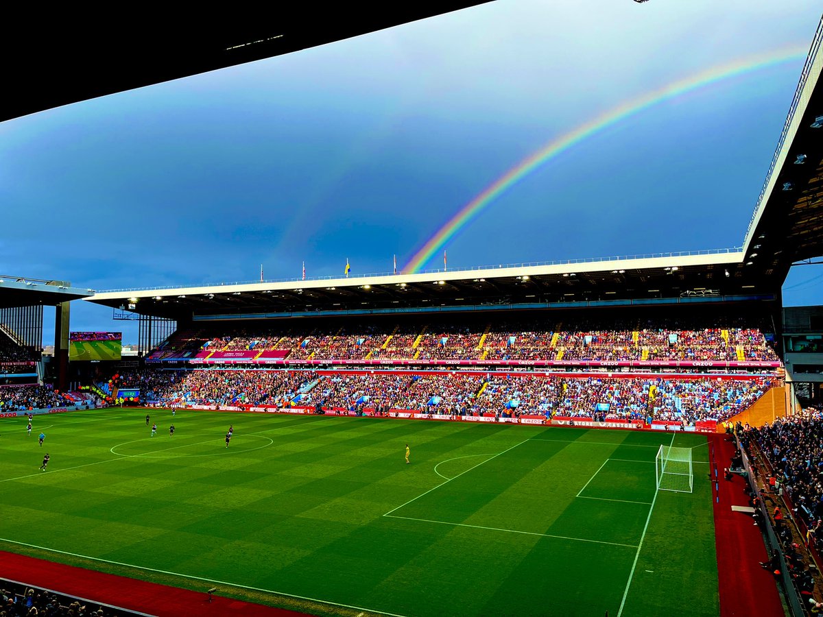 DodwellMatt's tweet photo. Not a bad View. 3 points &amp; a clean sheet 👏🏽👏🏽 #AVFC https://t.co/JayWzEaiIK