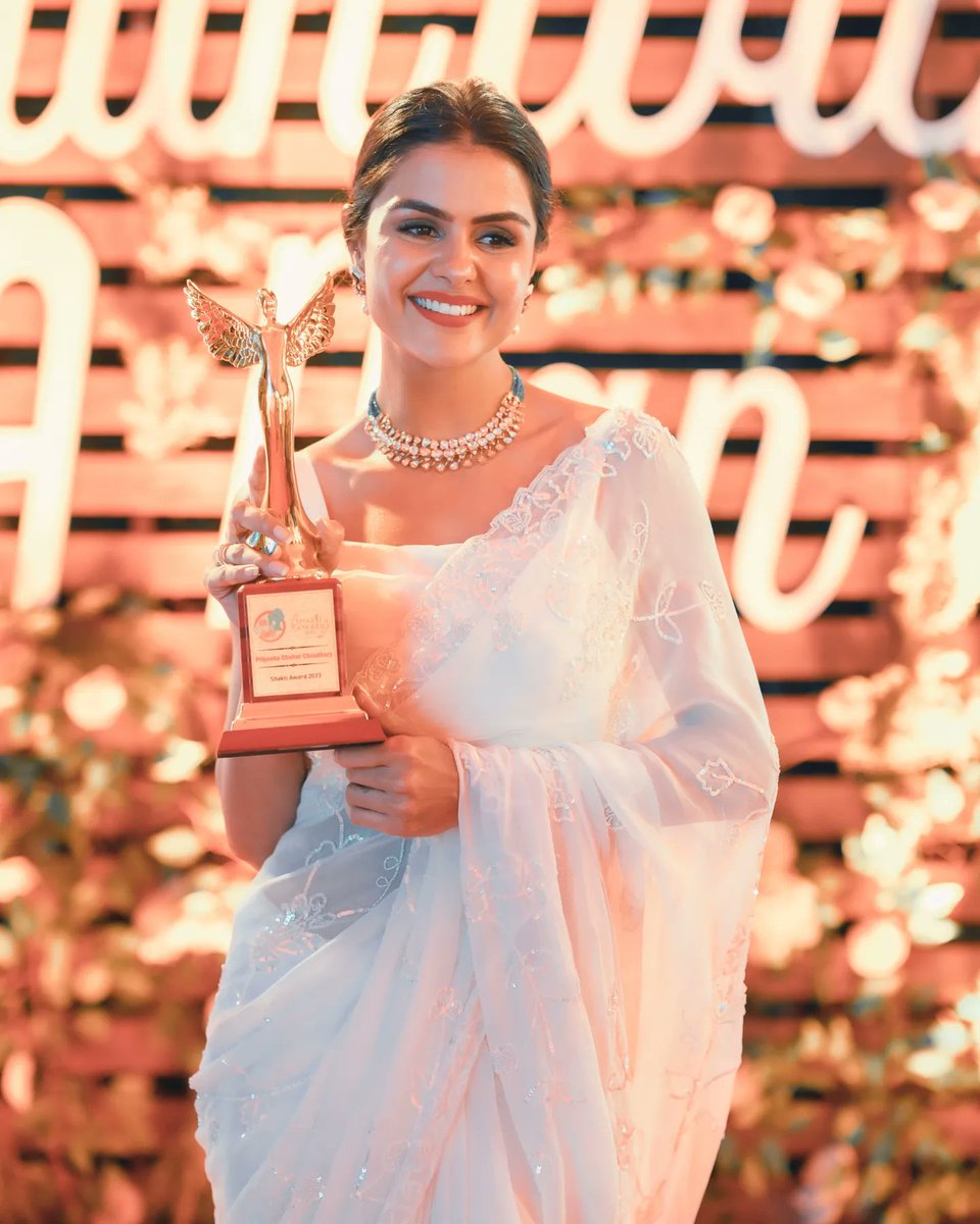 Priyanka Chahar Choudhary on Twitter: "Grateful beyond words for winning  not just one, but two awards in a single day! To my dear fans, thank you  for your unwavering support and love.