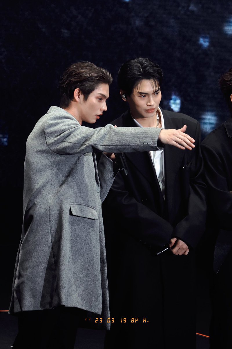 maswettiemtw's tweet photo. อยู่กับพี่ไบร์ทแล้วน้องวินตัวเล็กแค่นี้ หวานยิ่งกว่าน้ำอ้อย แล้วก็โคตรน่ารัก ไม่มีอะไรจะพูดนอกจากคำว่า ‘เหมาะสม’ 🥺 https://t.co/baNc0AWRCp