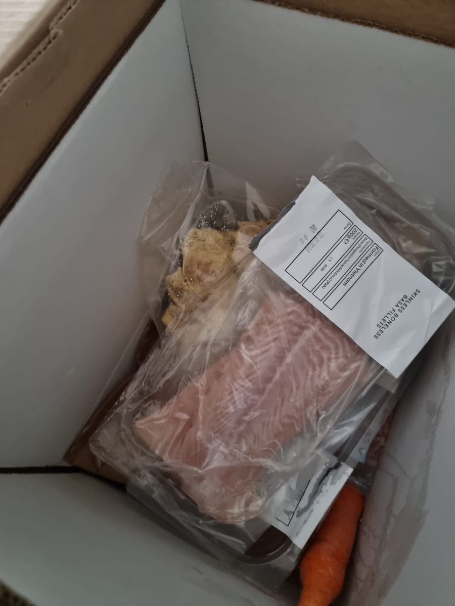 TillyLovely's tweet photo. Hi @goustocooking this is getting ridiculous now, I have lost count of the amount of times I’ve reported dodgy packaging but this takes the biscuit. How did this even make it into the box? https://t.co/sdVizkrDvz