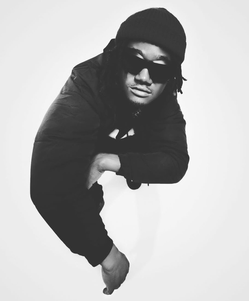 imustforever's tweet photo. EXCLUSIVE: BEES GANG IS BACKKK!

Baada ya ukimya wa kitambo kifupi, Chin Bees amerudi na kuna kazi mpya anaipika 

"#PEKEE Loading....." ~ Chin Bees via Instagram 

What's your thoughts...??👀

#KiddyMusicBrief https://t.co/PvBHeXDGXO