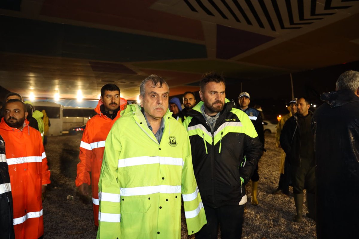 vildanmermerr's tweet photo. Rabbim devletimizin eksikligini vermesin .Gece günduz halkinin yaninda olan bsknlrm @zabeyazgul @mcanpolatnet Rabbim yardimciniz olsun emek veren tüm calisanlardan Allah razi olsun @RTErdogan @erkankandemir @suleymansoylu 🇹🇷 https://t.co/Df51nKjiqL