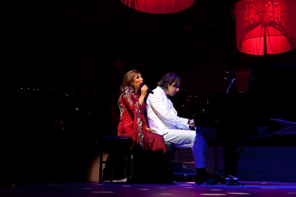 soukAmsterdam's tweet photo. A special harmony between @assala_official and @michielborstlap during #souk2012 @concertgebouw 
.
.
.
.
.
. 
#souk2012 #concertgebouw #hoolandsymfonia #hetnationaleballet #assalanasri #اصالة_نصري #soukamsterdam #souk2023 #soukamsterdamarabicfestival #concert  #music #livemusic https://t.co/7vgf24lGHB