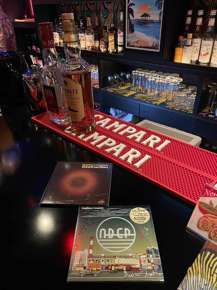 mso_hsm's tweet photo. 😊お渡ししてきました！
 #MoonLite
 #神戸SoulBar
 #NeighbosComplain
 #Destruction
 #MadeinStreet2
 #1は売切れ https://t.co/7bLwyMTHhx