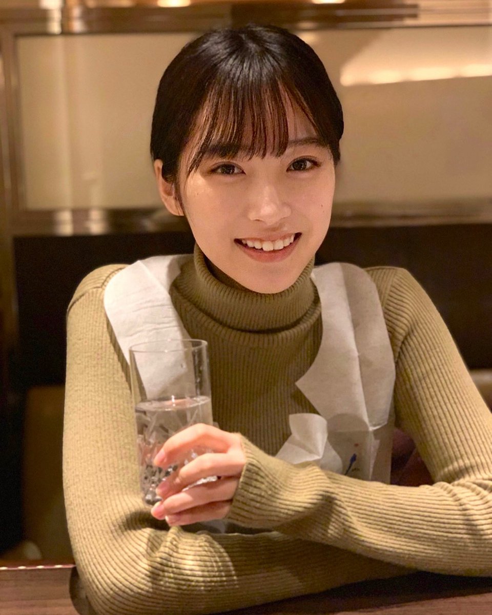questionzombies's tweet photo. 「人は焼肉で癒えないほどの痛みを抱えるべきではない。」と言う言葉をよく目にします。人生そんなわけには行きませんが、これは焼肉を食べる前の幸せな顔です。 https://t.co/uLuLkUfFiE