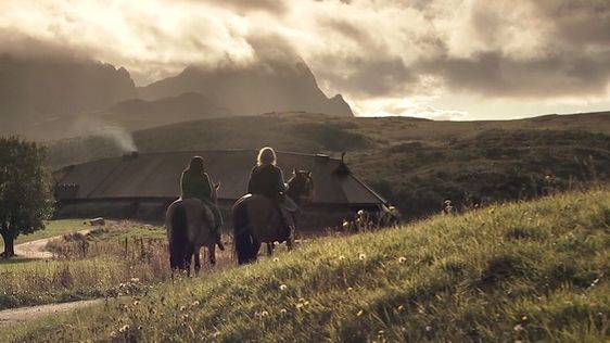winterghast's tweet photo. “Lo voy a conseguir”, se dijo en silencio, siguiendo el vuelo bajo de unos pájaros que parecían estar vigilándola, “y esta noche Myrddin me nombrará por fin su sucesora.”
#ProyectoDruida https://t.co/0Es2yNSmJr