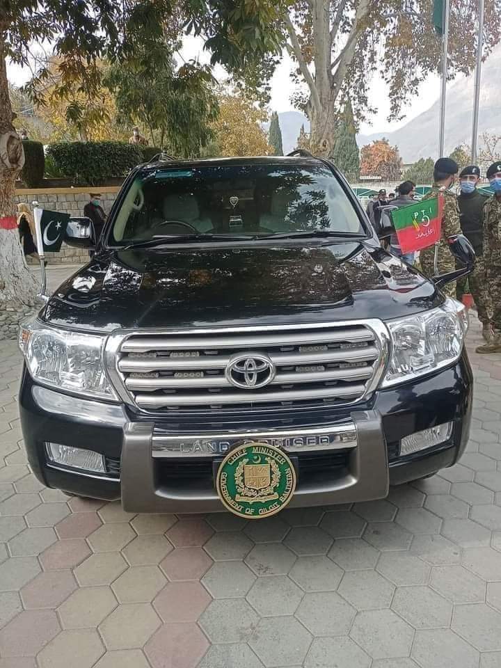 SohailSubkhan's tweet photo. وزیر اعلی گلگت بلتستان کی سرکاری گاڑی اور وزیر اعظم آزاد کشمیر کی سرکاری گاڑی ۔۔۔۔۔
زیر نظر ایکسڈنٹ گاڑی وزیر اعلی گلگت بلتستان کی نہیں بالکہ وزیر اعظم آزاد کشمیر کی ہے۔۔۔
سچ ذمہ داری کے ساتھ۔۔۔۔۔۔۔۔ https://t.co/XSBeM01NIp