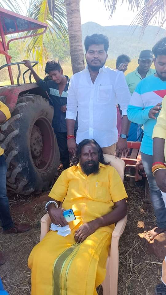 gurumanikks's tweet photo. உம் விழியசைவுகளே எம்மை வழி நடத்துகிறது... https://t.co/NimLK3q81l
