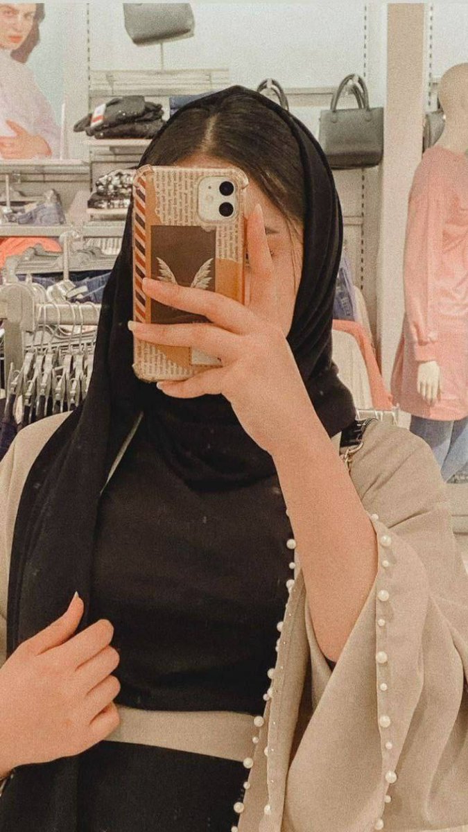 تدري وش الي يذبحك عقب الفراق
وتحس انك في حياتك تكفنت 
اليا اتصلت بصاحبك وانت مشتاق 
وتضن انه مشتاق ويقول من أنت
🌹🌹🌹🌹🌹💔