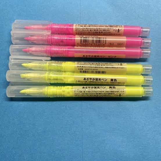 __cotter02__'s tweet photo. なんかこの色味、、ってこれよ彼ら。もう途中からこれにしか見えんかった。明日デスクにセットで置く💛👦🏻👦🏻💗 https://t.co/Mh2LPF0wXd