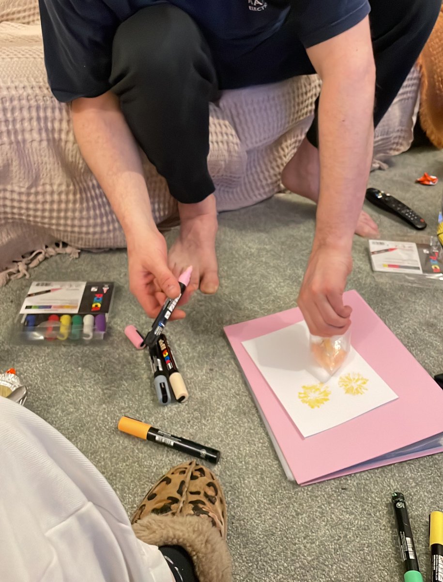 MissMac_TA's tweet photo. Made these at home as grown adults using posca pens and a plastic bag but would work well in class too for different occasions.. can also see these as fireworks? #MothersDay #mothersdaycrafts #classcrafts #edu #lifeofata https://t.co/EMFuuJwR73