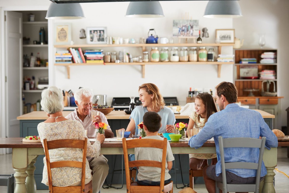 🍽️ Comer en familia es una excelente oportunidad para compartir hábitos saludables y disfrutar de la comida.

¡Fomenta este momento de conexión! ❤️ y por supuesto... ¡FELIZ DÍA DEL PADRE!

 #AlimentaciónConsciente #diadelpadre