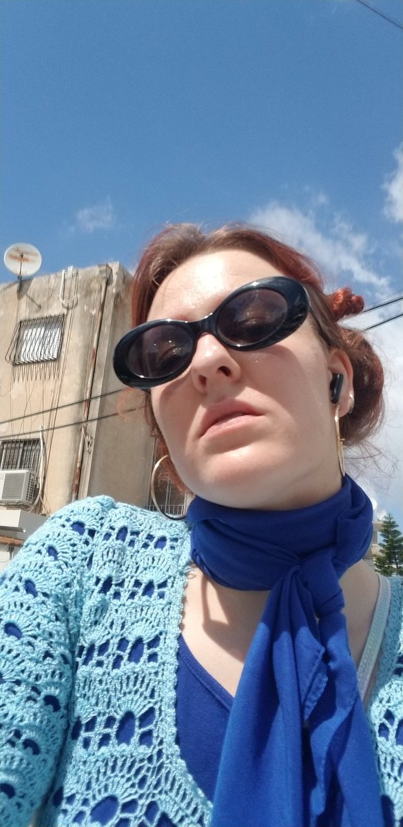 сегодня такой замечательный день дня я не могу котики чтоб и вам такого же дня хорошего!!!
