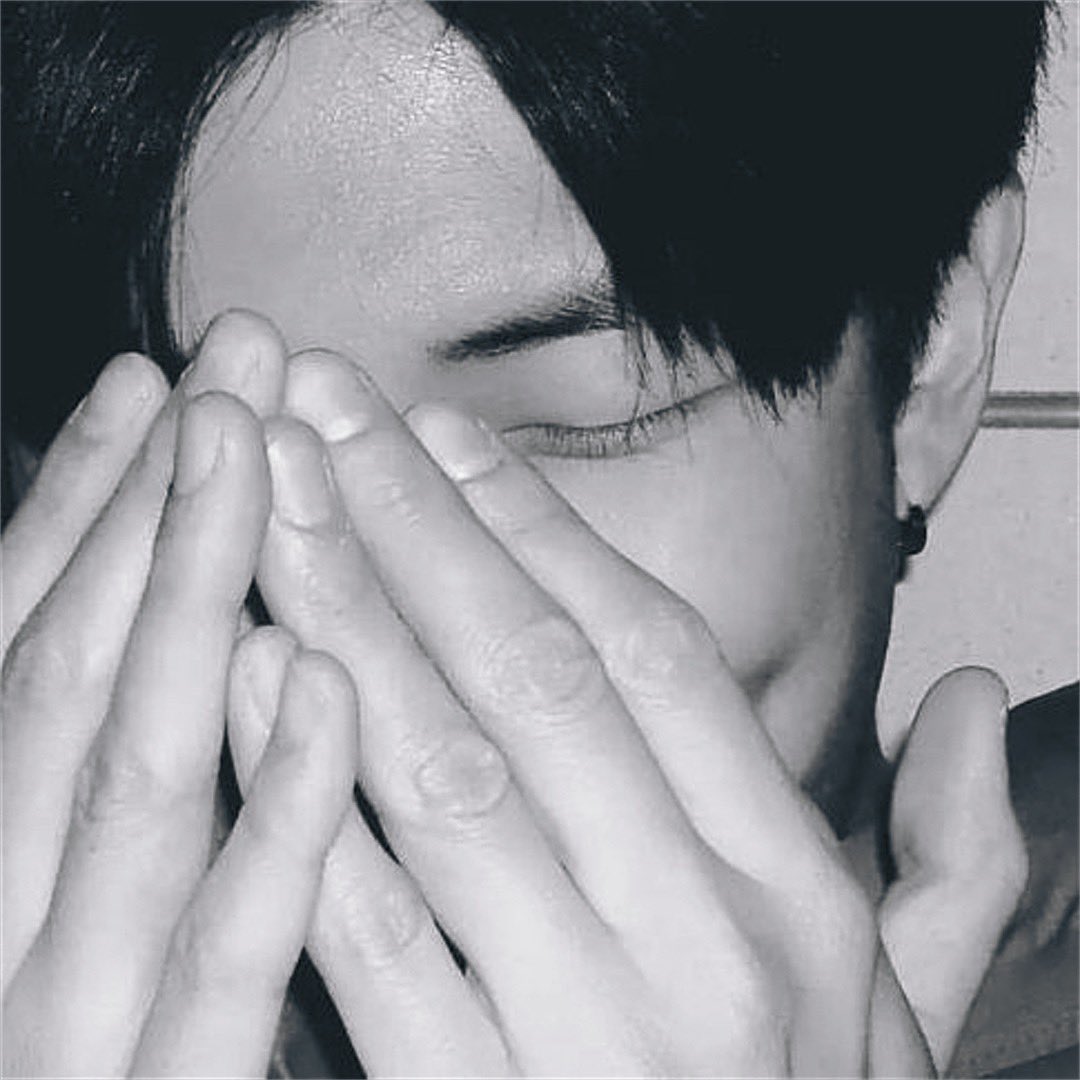 EB0YRM's tweet photo. oh namjoon... my heart is full of love https://t.co/chdXX4KuLu