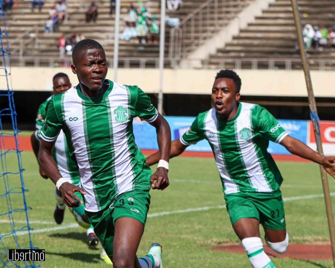 capsunitedfczw's tweet photo. Full time

Caps United 2-0 Manica Diamonds 
Thulani Joseph and Blessing Sarupinda on target. 

Ngezi Platinum here we come.  A set of 3 points in the bag, plus clean sheet https://t.co/qvU6xVmzkk