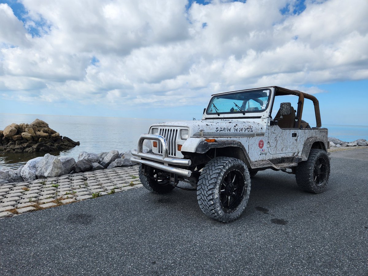 gentryj7575's tweet photo. @Jeep 298,972... hoping to turn 300,000 at Jeep Beach at the end of April😎 https://t.co/hlA9NZtcxf