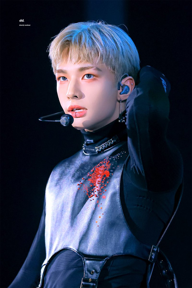 StrayKidsPosts's tweet photo. Happy Birthday Hyunjin 🫶🏻

#HyunjinPaintsTheWorld
#HappyHyunjinDay
#HappyBirthdayHyunjin 
#영원보다_오래_사랑해_현진아 https://t.co/XugV8uvP1K