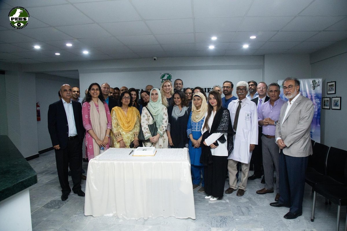 DrJMughal's tweet photo. And finally, cake-cutting to celebrate this new #Free_of_Cost #SurgicalUnit for #OralCancer in #Karachi

Operation Theatre, Surgical ICU &amp; General Ward https://t.co/pETgADyoNe