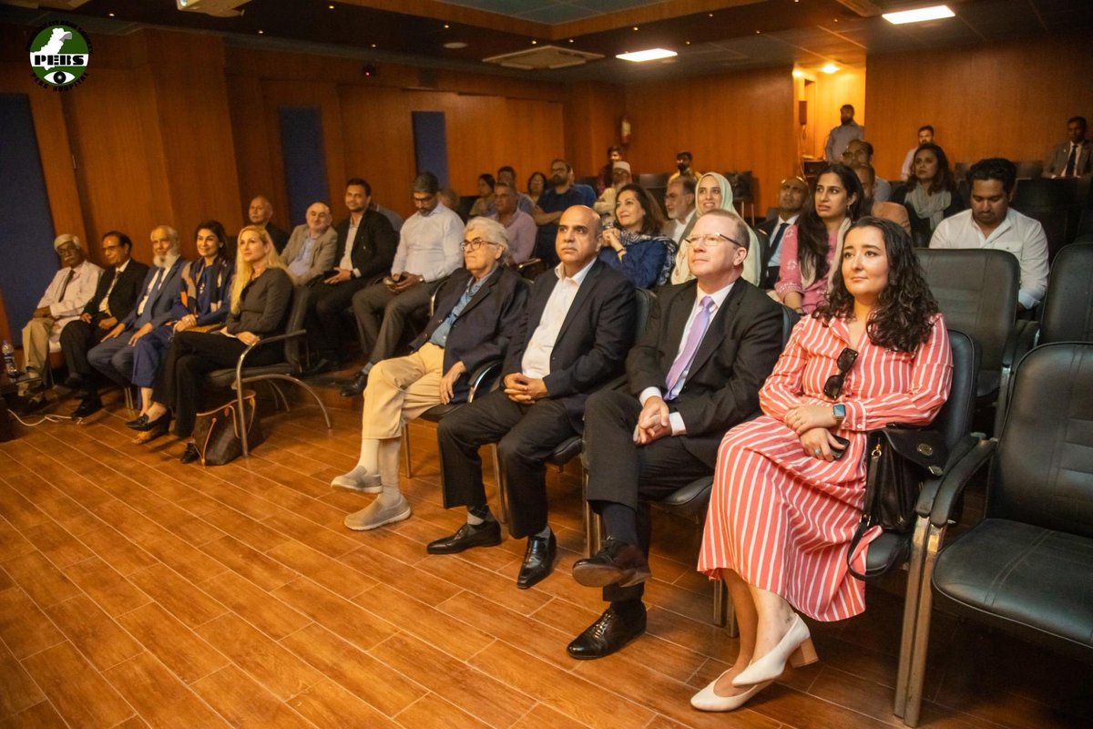 DrJMughal's tweet photo. Donors, guests, hospital administration &amp; finally, members of @LondonMarathon team &amp; @sportsNpakistan, who will be running 42.2km on 23 April 2023, in London, to raise funds &amp; awareness of @PEBS_Hospital #OralCancer #SurgeryUnit; InshaAllah https://t.co/2VVLBEBziz