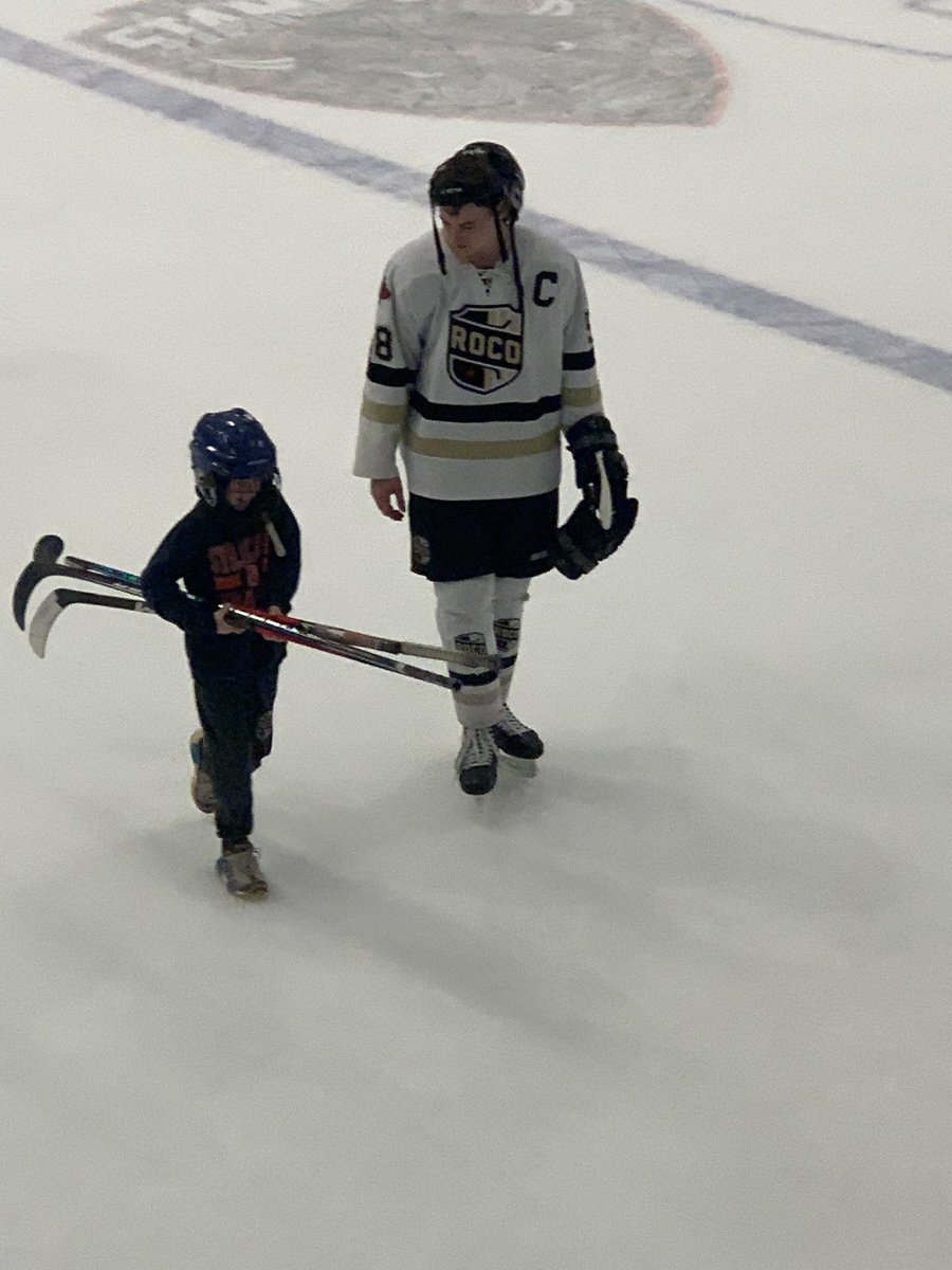 2007ROCO's tweet photo. ROCO hangs on to win semis vs Amherst AAA 4-3
Headed to the ‘ship vs Jr Amerks at 2:40. Cornerstone CFCU arena #rollroco #rocohockey https://t.co/NZvRIVHScB
