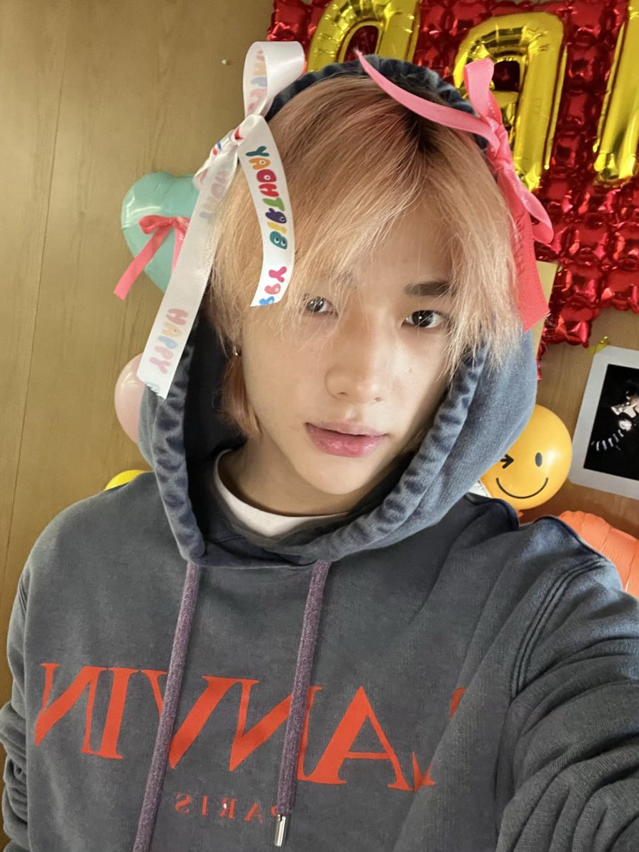 prttsvge's tweet photo. С днем рождения, прелесть ❣️😭

#HyunjinPaintsTheWorld
#HappyHyunjinDay 
#영원보다_오래_사랑해_현진아 https://t.co/NnyIt104Bz