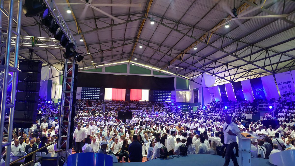 ROBERTGRIFFITH_'s tweet photo. Acto de juramentación de equipo de @itobisono en el Partido Revolucionario Moderno  @PRM_Oficial 
#Teamito
#ItoTeam
#ElCambioSigue https://t.co/Mrj6Szf7by