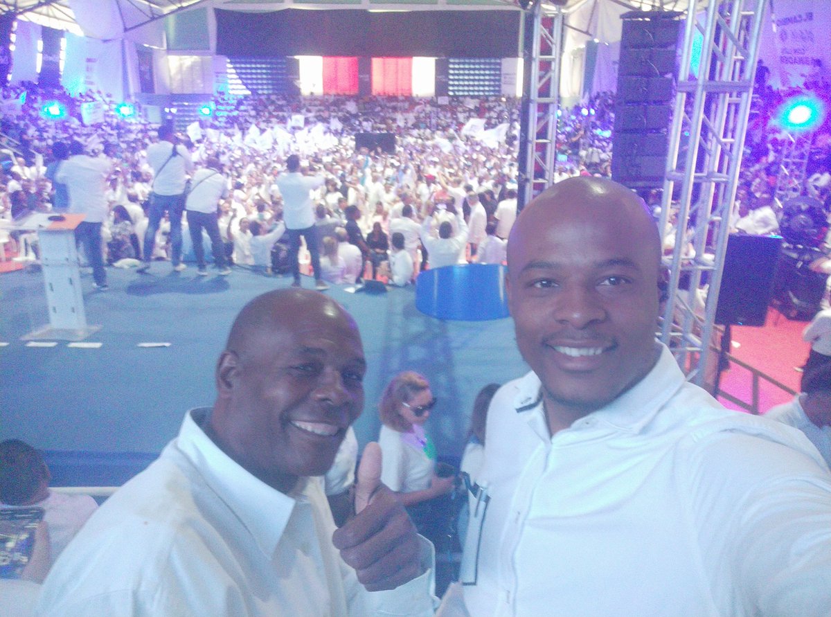 ROBERTGRIFFITH_'s tweet photo. Acto de juramentación de equipo de @itobisono en el Partido Revolucionario Moderno  @PRM_Oficial 
#Teamito
#ItoTeam
#ElCambioSigue https://t.co/Mrj6Szf7by