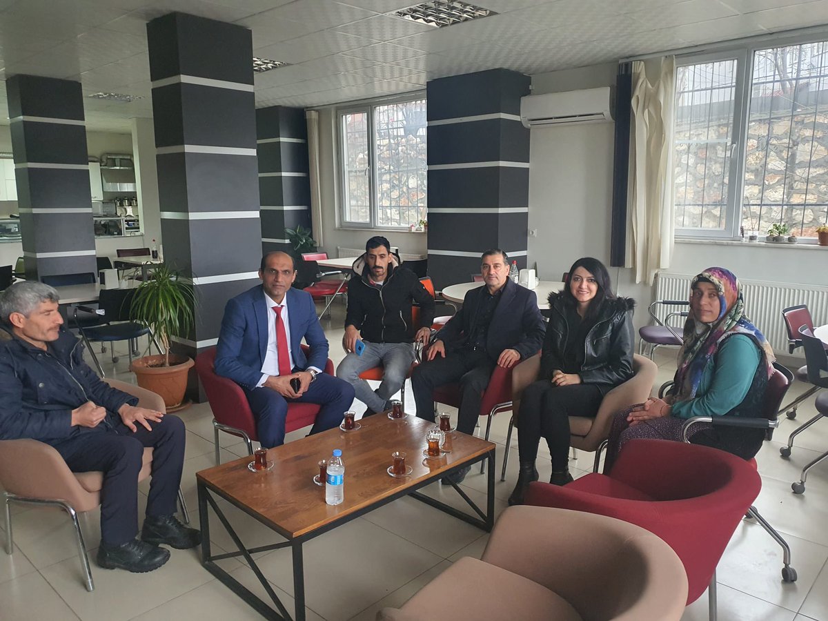AK Parti Arıcak Kadın Kolları Başkanı Feyziye TEMİZSOY ve Gençlik Kolları Başkanı Ramazan YAZAR’ ı ziyaret ettik. Nezaketlerinden ötürü çok teşekkür ederim. #AkParti #ErdoğanYenidenKazanacak #ErdoğanYineKazanacak #ERDOĞANIDURDURAMAZSINIZ #elazığ #ErdoğanınYanındayız